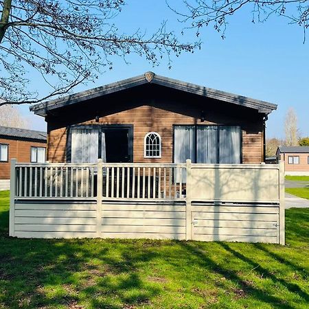 Happy Days Lodge With Hot Tub Йорк Екстер'єр фото